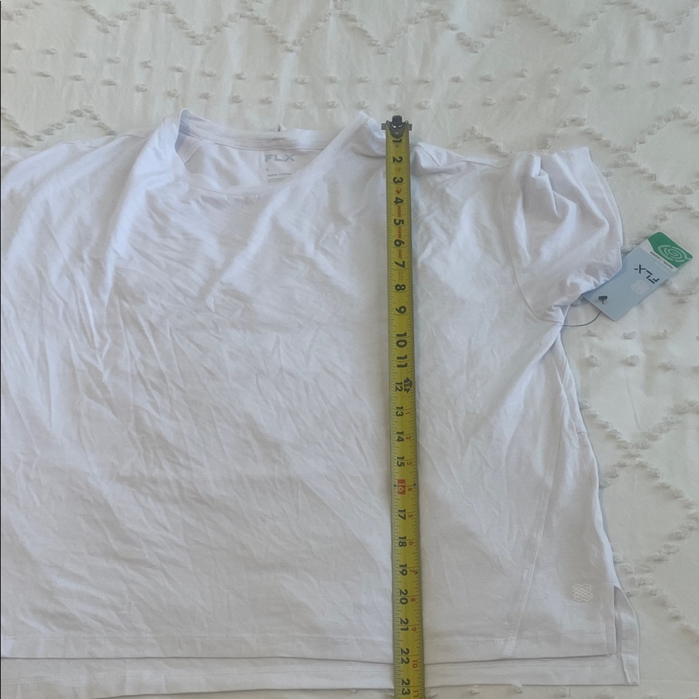FLX Women's Classic White flowy Short Sleeve Tee nwt large - Picture 11 of 13
